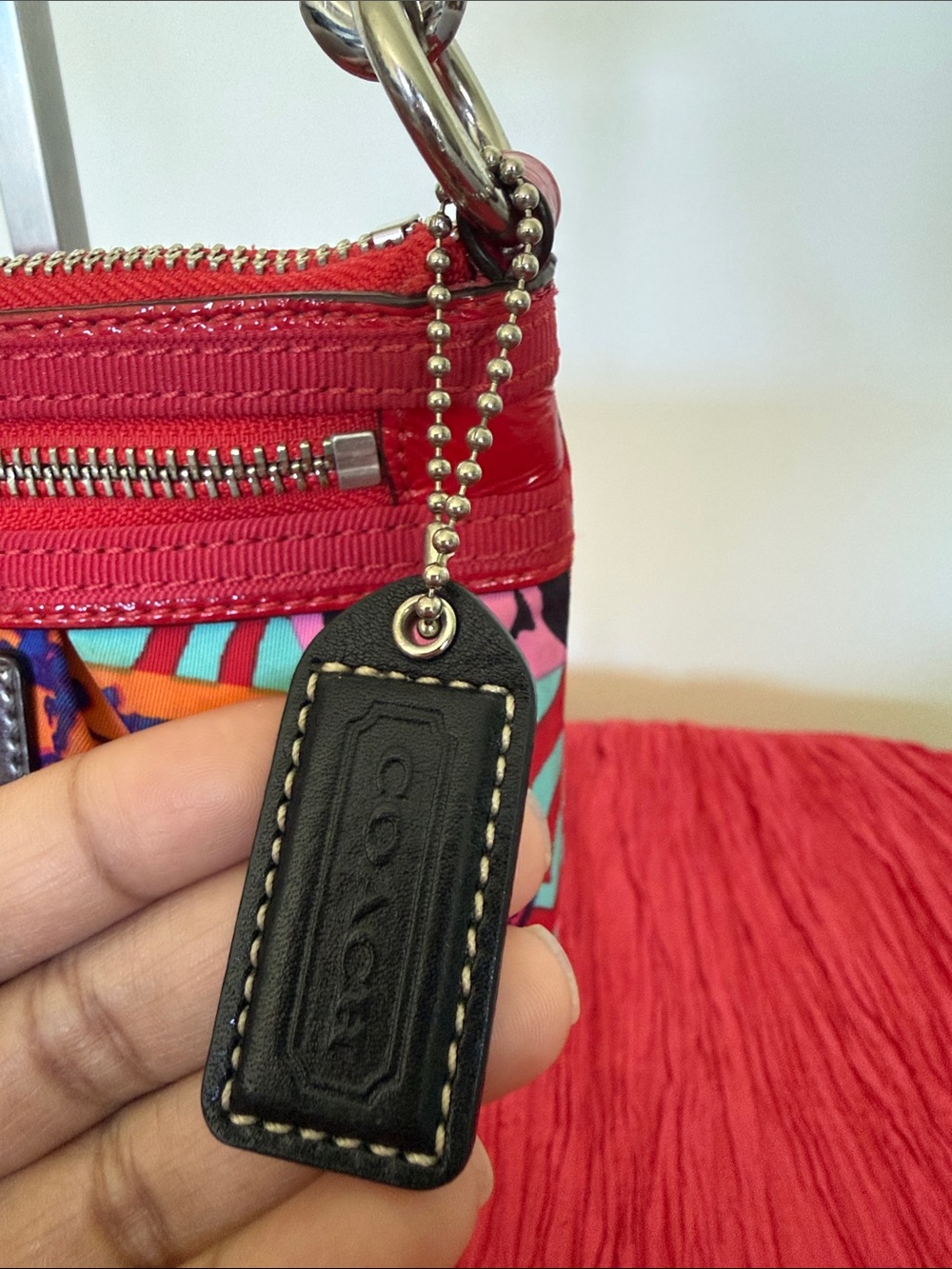 Coach poppy Red and Pink Graphic Shoulder Bag with Silver Plate - Picture 4 of 16